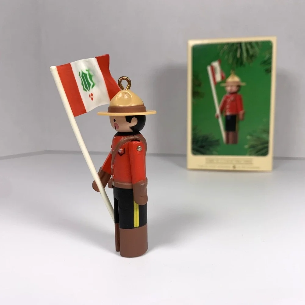 Hallmark 1984 clothespin